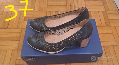 Scarpe decollete Caprice,  n.37,  pelle navy.
