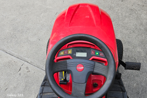 Trattorino tagliaerba