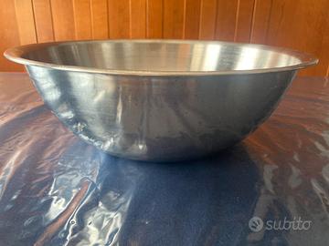 Ciotola in acciaio