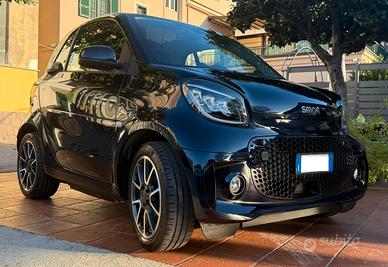 Smart ForTwo EQ Parisblue edizione limitata
