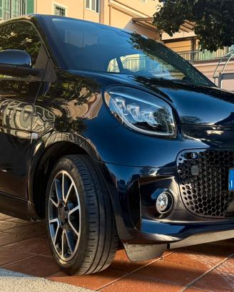 Smart ForTwo EQ Parisblue edizione limitata