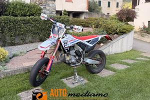 HONDA CRF 450 R SUPERMOTO PISTA + STRADA TARGATA
