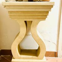 Colonnina pietra leccese