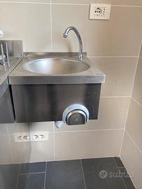 Lavamani inox a ginocchio