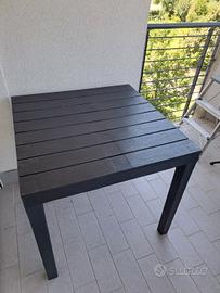Tavolo da esterno quadrato 
