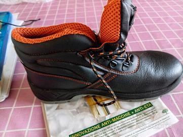 Scarpa antinfortunistica e caschetto 