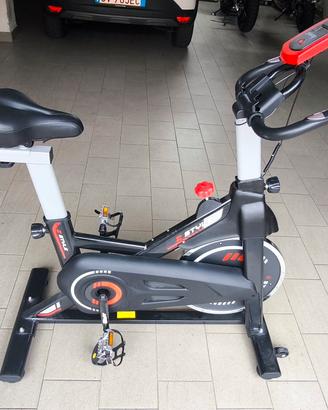 Spinning bike con monitor 