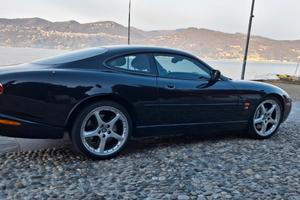 JAGUAR XK8/XKR (X100) - 2002 V8 r-performance