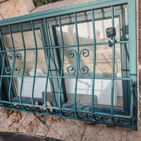 finestra doppio vetro vasistas con inferriata