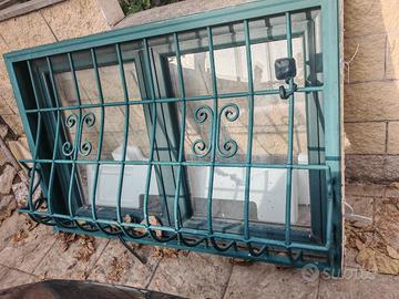 finestra doppio vetro vasistas con inferriata