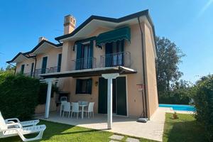 Albarella villa con piscina giugno