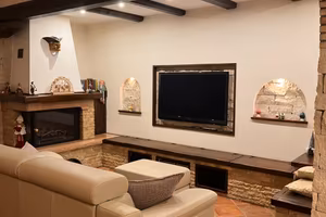 Villetta finiture di pregio e ampio giardino