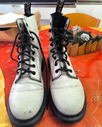 DR MARTENS WHITE black n 40