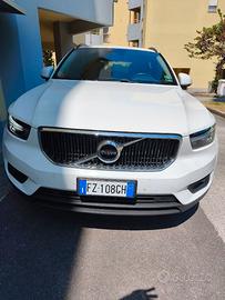 Volvo XC 40 T3 manuale momentum business perfetta