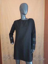 Abito nero RELISH – Dettaglio maniche velate