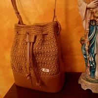 Borsa secchiello all'uncinetto