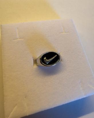 Anello Nike