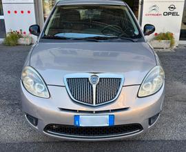 Lancia Ypsilon 1.3 MJT 75 CV New Oro