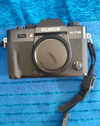 macchina fotografica  mirrorless Fujifilm X-T10