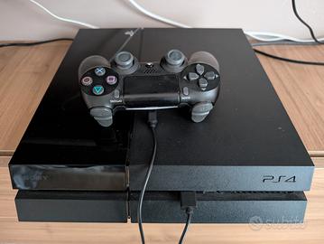 PS4 con 3 controller e giochi (disco)