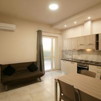 GIUGNO LUGLIO Centro a 100mt dal Lungomare