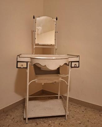 Pettiniera - Toilette in ferro battuto