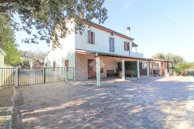 VILLA SINGOLA A SAN BENEDETTO DEL TRONTO