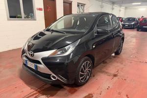 Toyota Aygo 1.0 VVT-i 69 CV 5P X-BLACK TSS NEOPAT