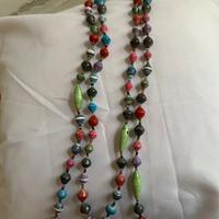 Collana con perle di “carta”