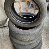 Treno di pneumatici 215/55 R17