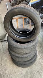 Treno di pneumatici 215/55 R17