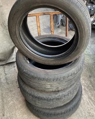 Treno di pneumatici 215/55 R17