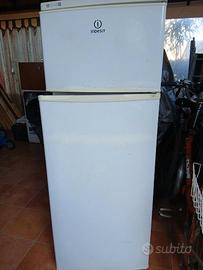 FRIGO CON CONGELATORE