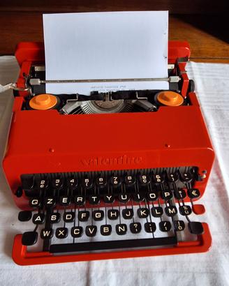 Macchina da scrivere Olivetti Valentine