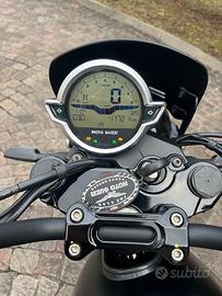 Moto Guzzi V7 Stone 2025