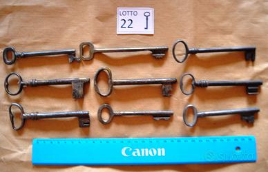 LOTTO 22 - 9 Chiavi Antiche Ferro da cm 11 a cm 12