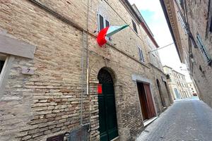 APPARTAMENTO nel CENTRO STORICO DI LAPEDONA