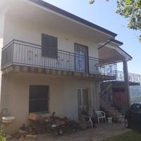 Fabbricato rurale e vigneto uliveto