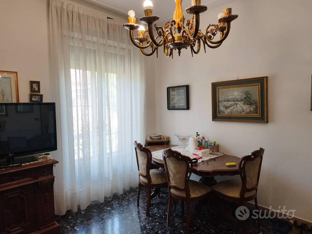 Appartamento di 114 m² con 4 locali e box auto a V - Vista 2