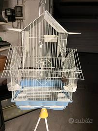 Gabbia volatili con piedistallo