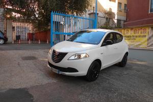 Lancia Ypsilon 0.9 TwinAir 85 CV 5 porte Metano Ec
