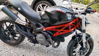 ducati Monster 796 