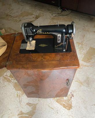 Macchina da cucire caser