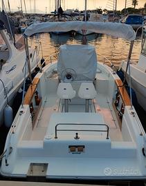 Barca a motore Sessa Key Largo 21 con carrello