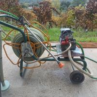 Pompa irroratrice per medicare la vigna
