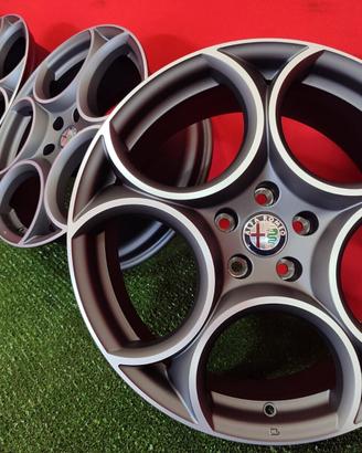 Cerchi Alfa Romeo Stelvio Giulia Tonale Nuovi R19