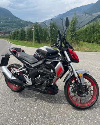 UM Xtreet RS 125