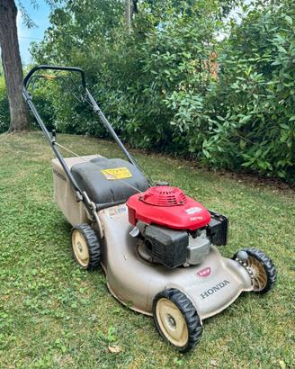 Taglia erba Honda izy