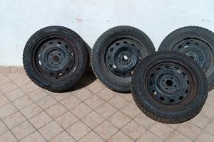 gomme e cerchi in ferro