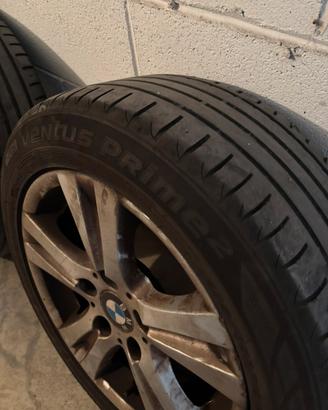cerchi con gomme estive.